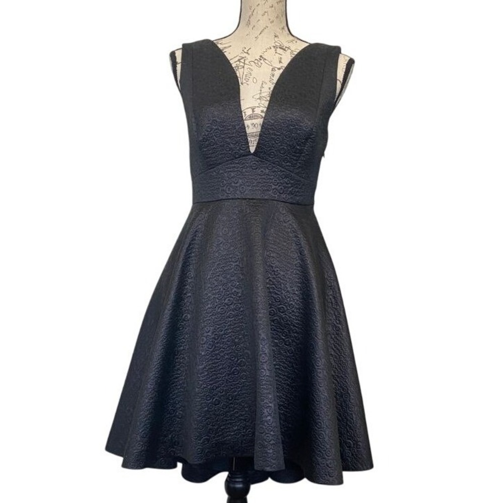 Elle Black‎ Jacquard Sleeveless Deep V-Neck High-Low Dress LBD Cocktail NEW Sexy